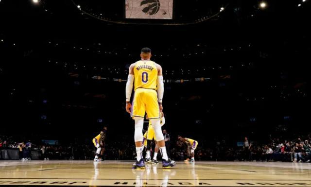 星空电竞-【观察】施罗德也来了，湖人还不打算送走韦少？